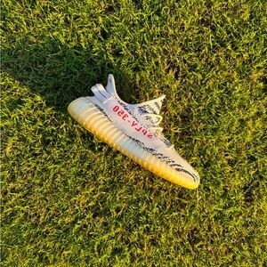 Yeezy 350 v2 BOOST “Zebra”